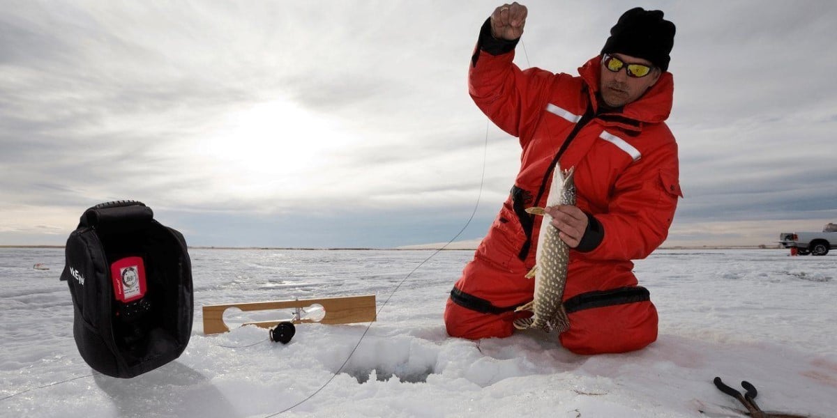 5 Reasons Why You Need A Fish Finder When Ice Fishing - Fishing & Hunting